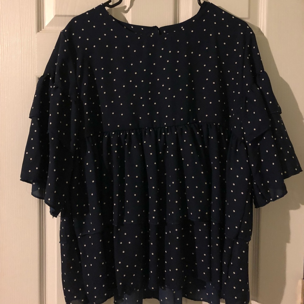 🍂🍁Blue and white polka dot blouse🍁🍂